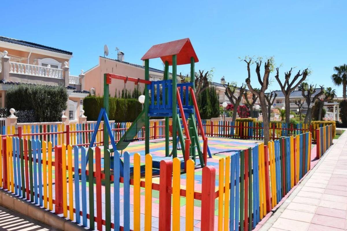 Gran Alicante Bungalow In Beach Resort Puerto Marino Dış mekan fotoğraf